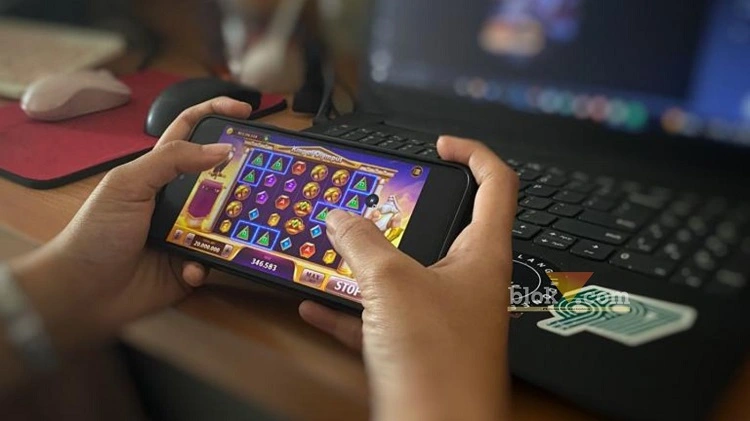 Bermain Game Slot Online Di Atas Monas